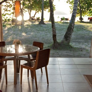 Constance Ephelia Seychelles beach villa dining