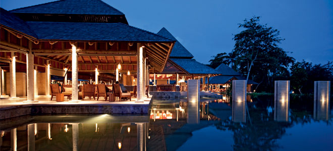 Constance Ephelia Seychelles pool dining