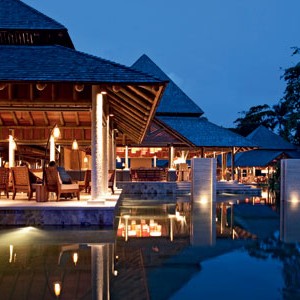 Constance Ephelia Seychelles pool dining