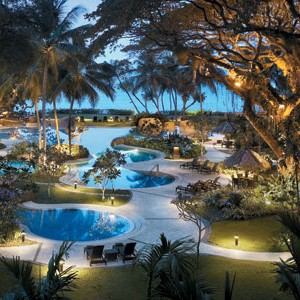 shangri la rasa saynga resort and spa pool on the beach