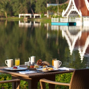 angsana-laguna-phuke-dinner-on-the-lagoon