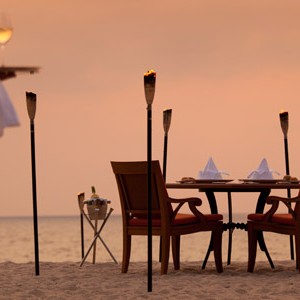 angsana-laguna-phuket-dining-on-the-beachv