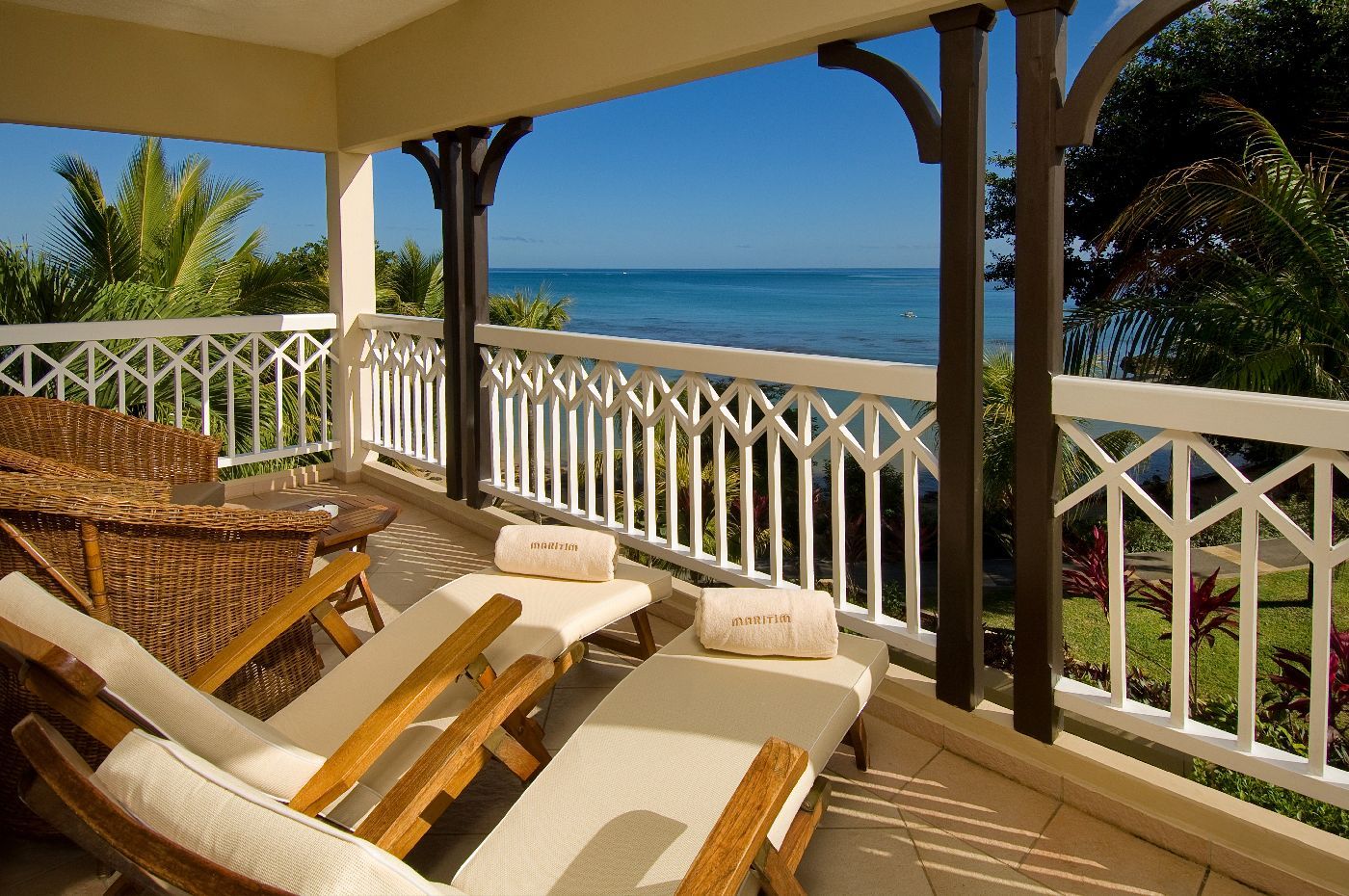 maritim-themed-suites-savannah-balcony