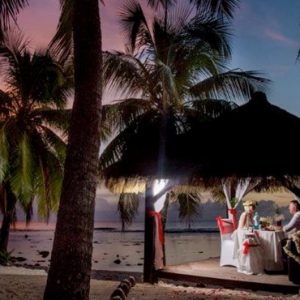 Dinner On The Beach Crown Beach & Spa Resort Rarotonga Cook Island Holidays