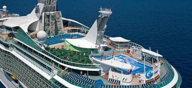 exterior-independence-of-the-seas-luxury-royal-caribbean-cruises