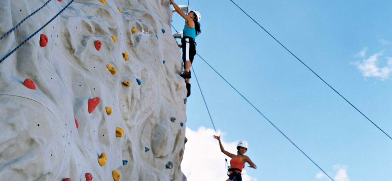 rock-climbing-radiance-of-the-seas-luxury-royal-caribbean-cruise-packages