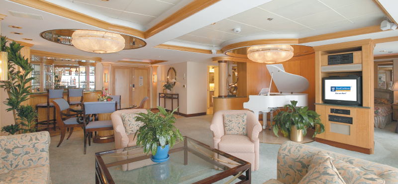 royal-suite-legend-of-the-seas-luxury-royal-caribbean-cruises