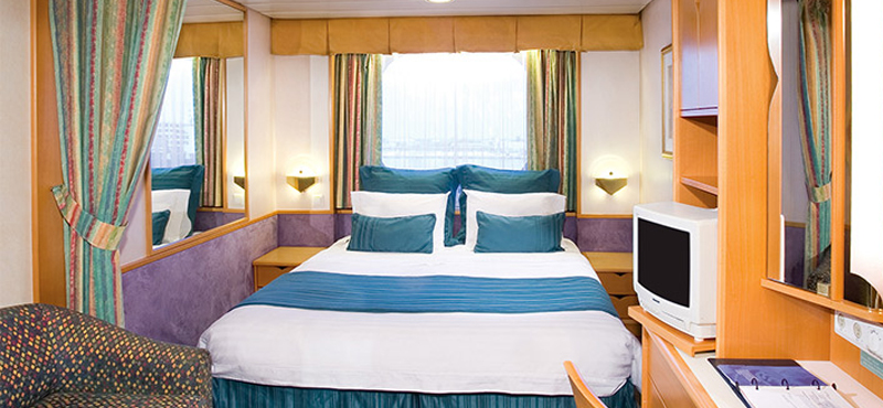 suites-1-enchantment-of-the-seas-luxury-cruise-holidays