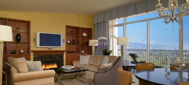 1 KING BED 1 BEDROOM LUXURY SUITE - Hilton Beverly Hills - Luxury Los Angeles Holidays