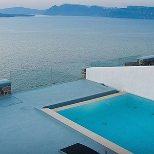 Ambassador Hotel Satorini - Greece honeymoon packages - pool villa