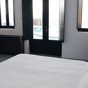Ambassador Hotel Satorini - Greece honeymoon packages - room