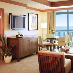 Bahamas-Atlantis-Azure-Suites-living-space