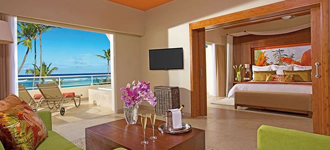 Breathless-Punta-Cana-xhale-club-Master-Suite