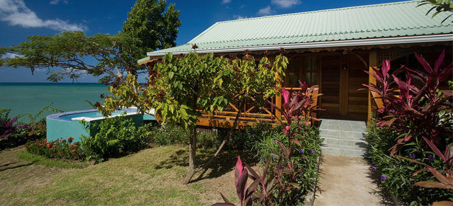 Calabash-Cove-waters-Edge-cottage-Exterior