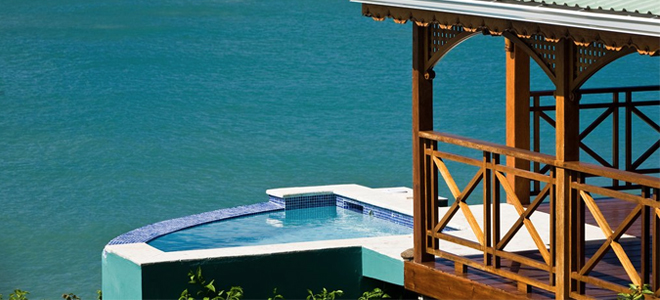 Calabash-Cove-waters-Edge-cottage-Pool