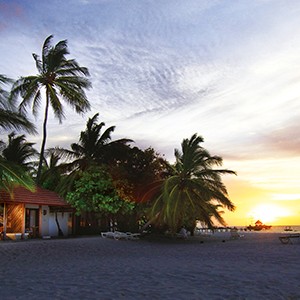 Diamonds Thudufushi - beach