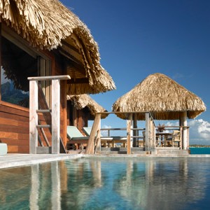 Four-Seasons-Bora-Bora-plunge-pool-over-water-