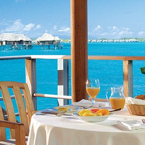 Four-Seasons-Bora-Bora-private-dinner