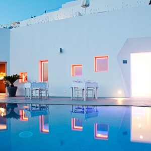 Grace Santorini - Greece Holiday Packages - pool bar