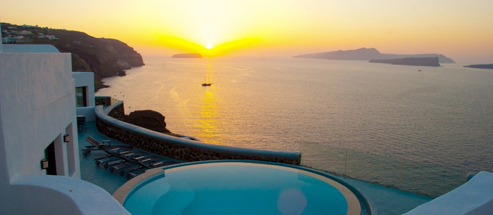 Greece Honeymoons - Ambassador Hotel Santorini - Header