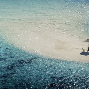 Kandolhu Island - beach dining