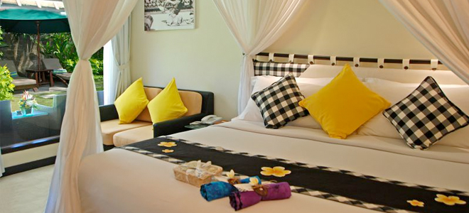 Legian Beach Bali - Deluxe Pool Villa Bedroom