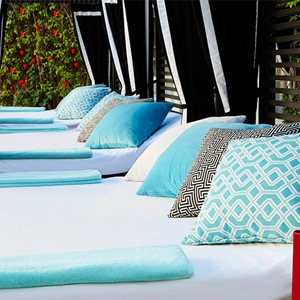 Lounge - Beverly Hilton - Los Angeles Holidays