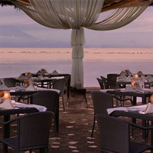 Luxury Bali Holiday Packages Melia Bali Dinner On A Terrace