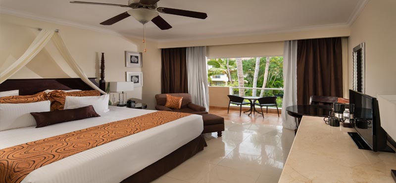 Luxury Dominican Republic Holiday Packages Dreams Palm Beach Punta Cana Preferred Club Deluxe With Jacuzzi Tropical View1