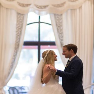 Luxury Dubai Holiday Packages Jumeirah Zabeel Saray Bride And Groom First Dance1