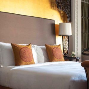 Luxury Dubai Holiday Packages Jumeirah Zabeel Saray Club King Room Bedroom