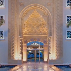 Luxury Dubai Holiday Packages Jumeirah Zabeel Saray Hotel Entrance