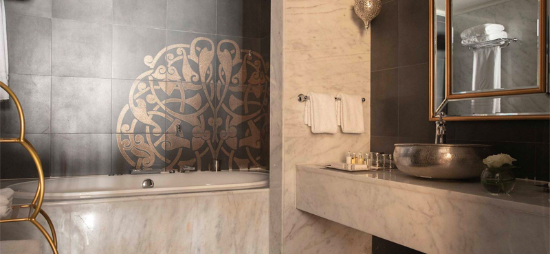 Luxury Dubai Holiday Packages Jumeirah Zabeel Saray Superior Double Room Bathroom