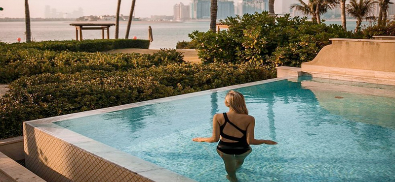 Luxury Dubai Holiday Packages One&Only The Palm Palm Beach Junior Suite With Pool Women In Pool