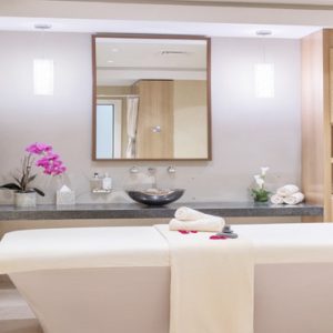 Luxury Dubai Holidays Amwaj Rotana Spa Treatment Room