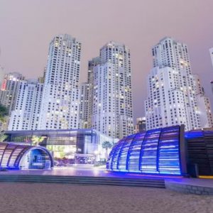 Luxury Dubai Holidays Amwaj Rotana Beach Area At Night