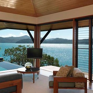 Luxury Holidays Australia - Quarry, Hamilton Island - Bedroom Furnishings