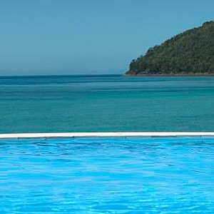 Luxury Holidays Australia - Quarry, Hamilton Island - Infinity Pool