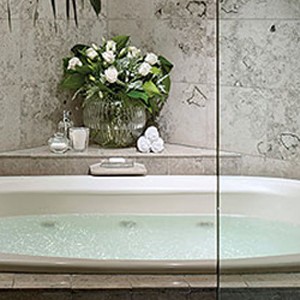 Luxury Holidays Australia - The Langham Melbourne - Bathroom