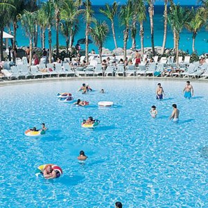 Luxury Holidays Bahamas - Royal Towers Atlantis Paradise Island - Pool