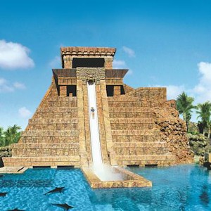 Luxury-Holidays-Bahamas-Royal-Towers-Atlantis-Paradise-Island-Pool-Side