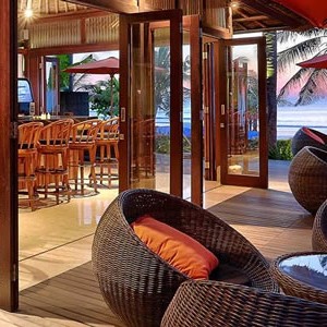 Luxury-Holidays-Bali-Legian-Beach-Ocean-Terrace-Oles-Bar-Holiday