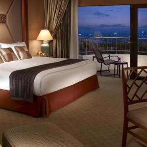 Luxury Holidays Bangkok - Shangri - La Hotel - Bedroom 1