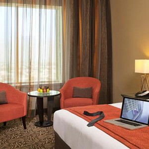 Luxury Holidays Dubai - Towers Rotana - Bed