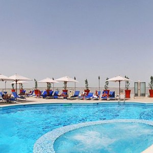 Luxury Holidays Dubai - Towers Rotana - Pool