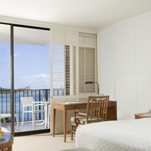 Luxury Holidays Hawaii - Halekulani Oahu - Bed