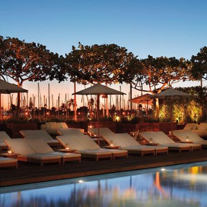 Luxury Holidays Hawaii - The Modern - Pool Night