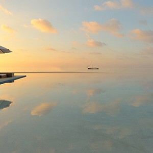 Luxury - Holidays - Maldives - Valassaru - Pool