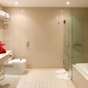 Luxury-Holidays-Phuket-Mom-Tris-Villa-Royale-Bathroom