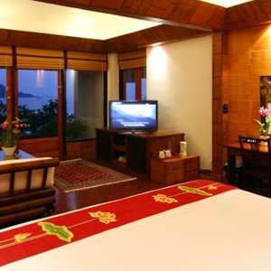 Luxury-Holidays-Phuket-Mom-Tris-Villa-Royale-Bed